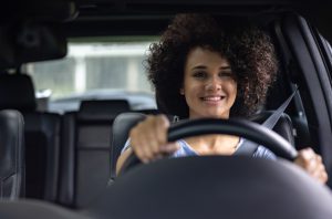 Transferência de carro no Maranhão: motorista dirige carro após transferência