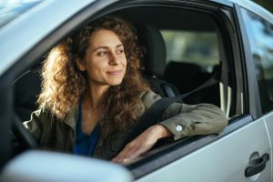 woman-drives-a-car