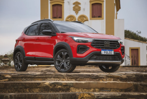 Fiat Pulse vermelho estacionado, destacando o design moderno do SUV compacto da Fiat Perguntar ao ChatGPT