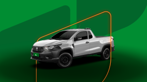 Fiat Strada 3/4 dianteira em destaque, fundo institucional verde e alaranjado da Localiza