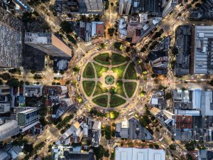 A roundabout square and an example of urban planning - Dusk at Praça Raul Soares in Belo Horizonte