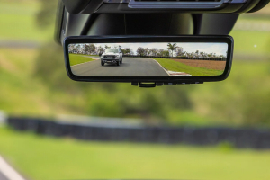 ram-imagem-na-estrada-retrovisor