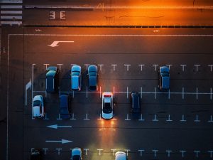 Carros parados, estacionados