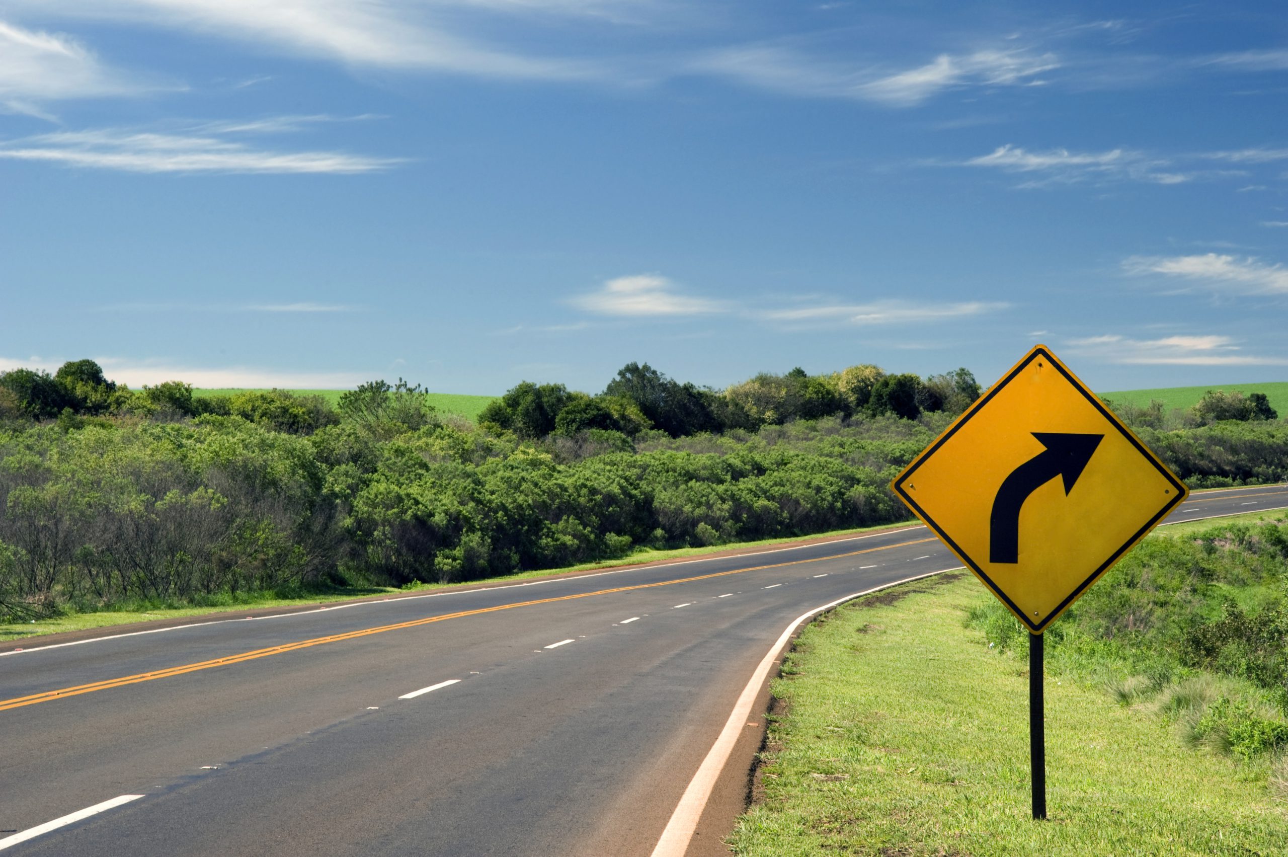 Quais as principais placas de trânsito? Conheça tipos e significados