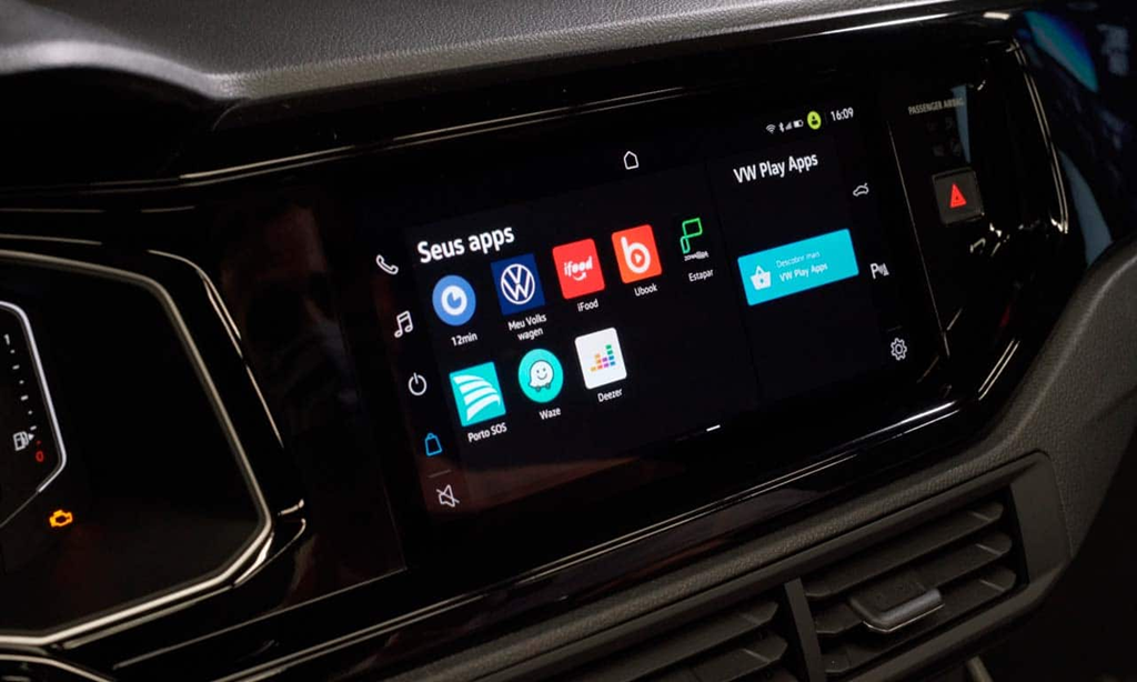 Central multimídia VW Play do Volkswagen Nivus, com tela de 10 polegadas, conectividade avançada e painel digital integrado.